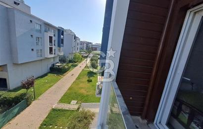 Seyrek'te Havuzlu ve Yeşillikli Site Eşyalı Kiralık 1+1