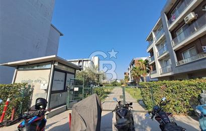 Seyrek'te Havuzlu ve Yeşillikli Site Eşyalı Kiralık 1+1