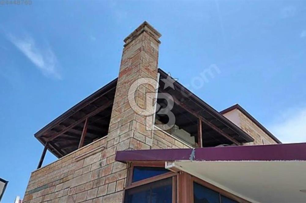 Ayvalık Sarmısaklı Plajına Yürüme Mesafesinde 5+1 Dubleks Villa