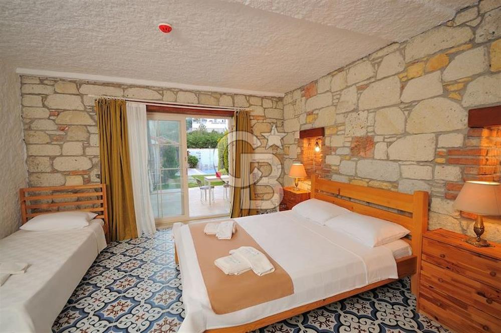 ÇEŞME MERKEZ'DE SATILIK YÜKSEK CİROLU BUTİK OTEL