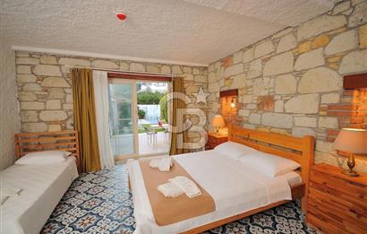 ÇEŞME MERKEZ'DE SATILIK YÜKSEK CİROLU BUTİK OTEL