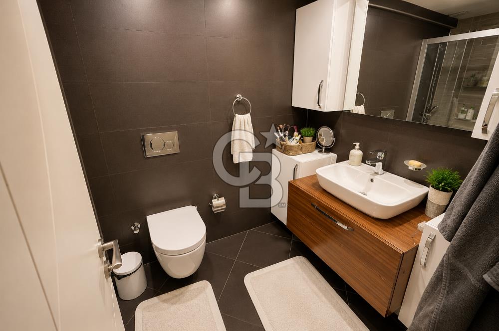 Granada Residence'da Havuz Cepheli 200M2 Büyük Tip Satılık Daire