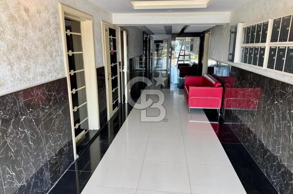 Granada Residence'da Havuz Cepheli 200M2 Büyük Tip Satılık Daire