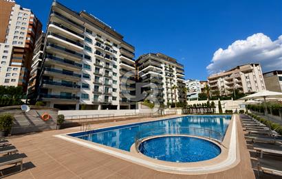 Granada Residence'da Havuz Cepheli 200M2 Büyük Tip Satılık Daire