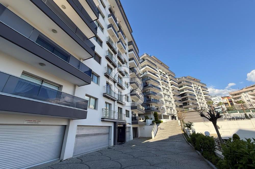 Granada Residence'da Havuz Cepheli 200M2 Büyük Tip Satılık Daire