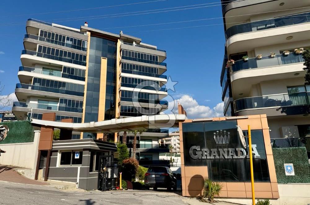 Granada Residence'da Havuz Cepheli 200M2 Büyük Tip Satılık Daire