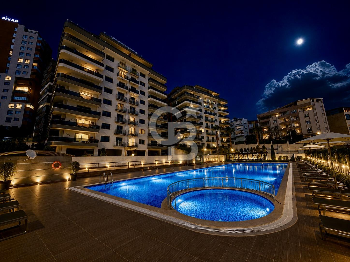 Granada Residence'da Havuz Cepheli 200M2 Büyük Tip Satılık Daire