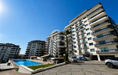 Granada Residence'da Havuz Cepheli 200M2 Büyük Tip Satılık Daire