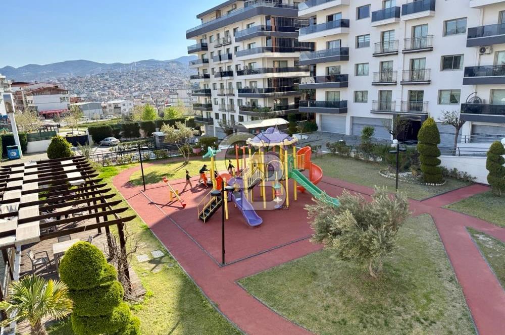 Granada Residence'da Havuz Cepheli 200M2 Büyük Tip Satılık Daire