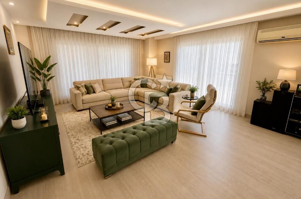 Granada Residence'da Havuz Cepheli 200M2 Büyük Tip Satılık Daire