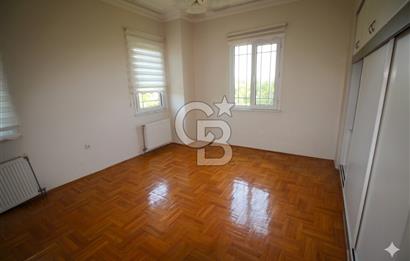 Büyükçekmece Tepekent'te Satılık Havuzlu 7+1 Müştemilatlı Villa