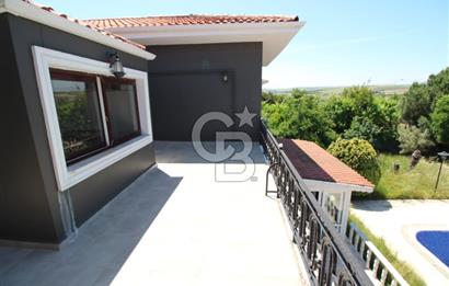Büyükçekmece Tepekent'te Satılık Havuzlu 7+1 Müştemilatlı Villa