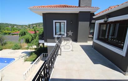 Büyükçekmece Tepekent'te Satılık Havuzlu 7+1 Müştemilatlı Villa