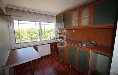 Büyükçekmece Tepekent'te Satılık Havuzlu 7+1 Müştemilatlı Villa