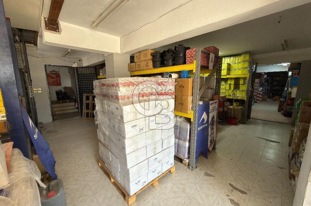 BORNOVA PINARBAŞI KÖŞE KONUM, 1.500 m² KOMPLE SATILIK BİNA