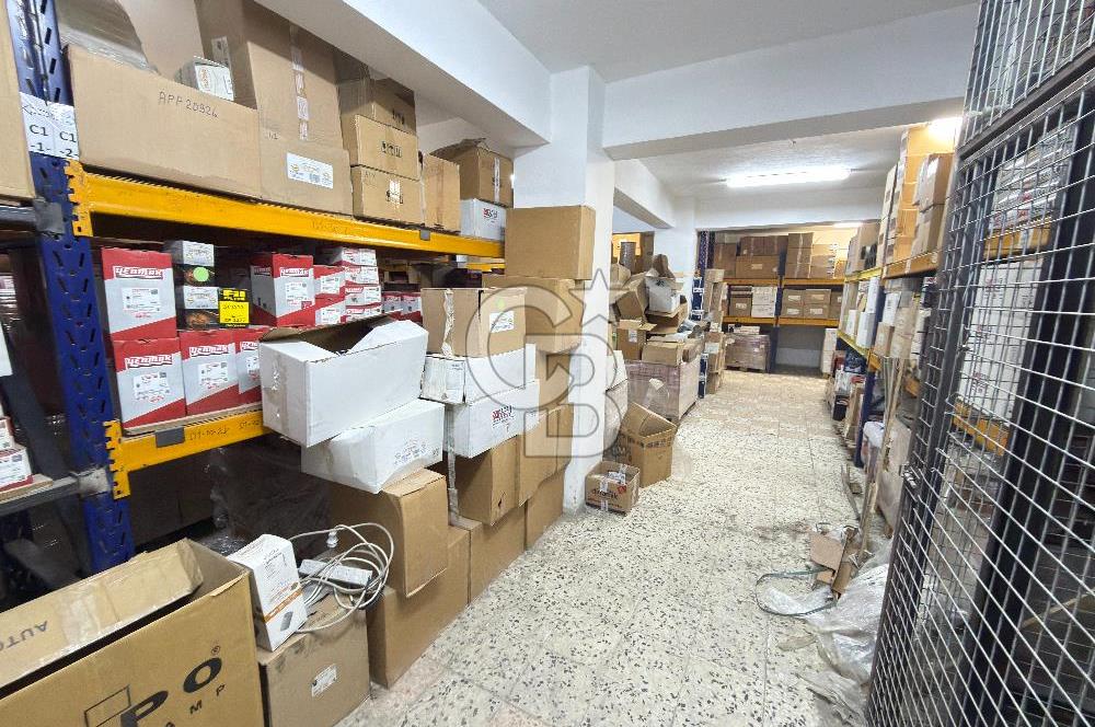 BORNOVA PINARBAŞI KÖŞE KONUM, 1.500 m² KOMPLE SATILIK BİNA