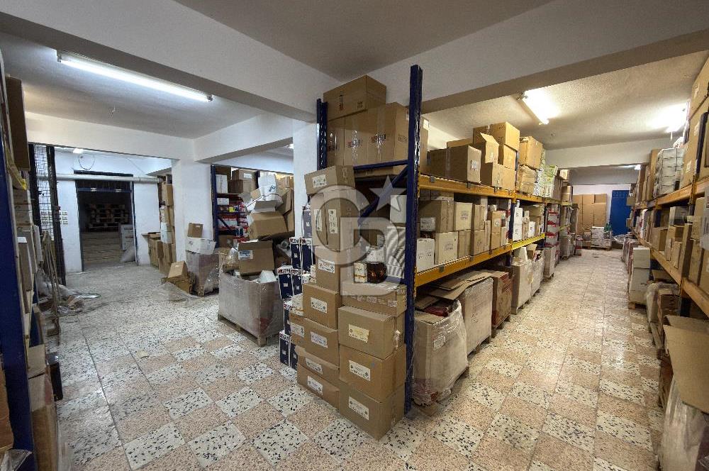 BORNOVA PINARBAŞI KÖŞE KONUM, 1.500 m² KOMPLE SATILIK BİNA
