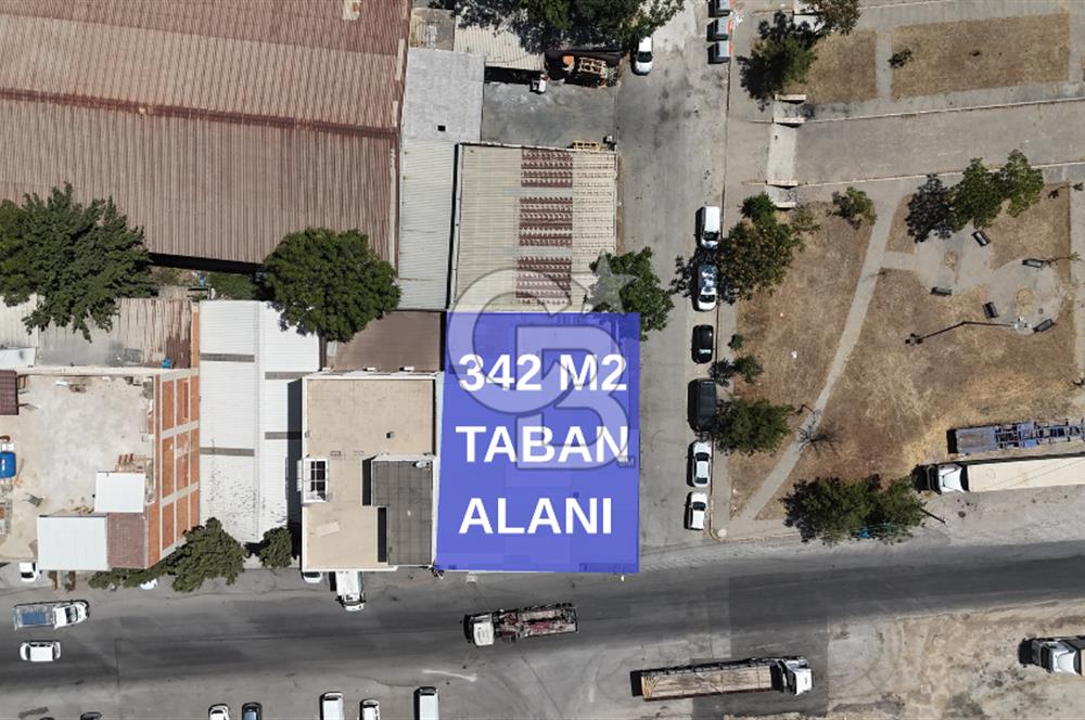 BORNOVA PINARBAŞI KÖŞE KONUM, 1.500 m² KOMPLE SATILIK BİNA