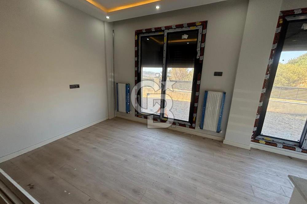 Foça 'da Deniz Manzaralı, Oturuma Hazır Dubleks Villa
