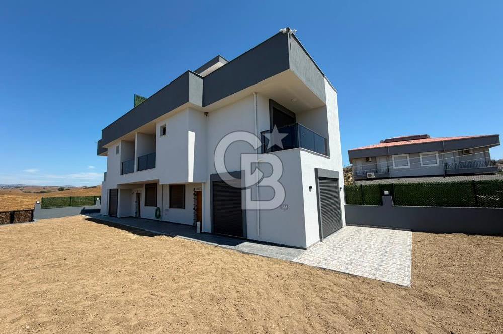 İzmir Seferihisar Akarca 'da Denize yakın Sıfır Dubleks Villa
