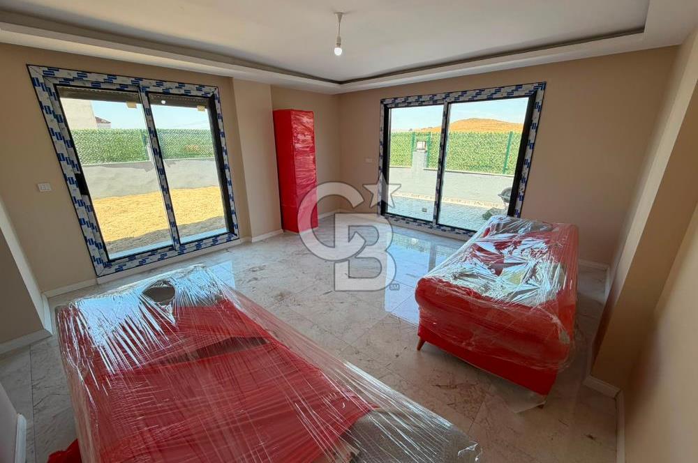 İzmir Seferihisar Akarca 'da Denize yakın Sıfır Dubleks Villa