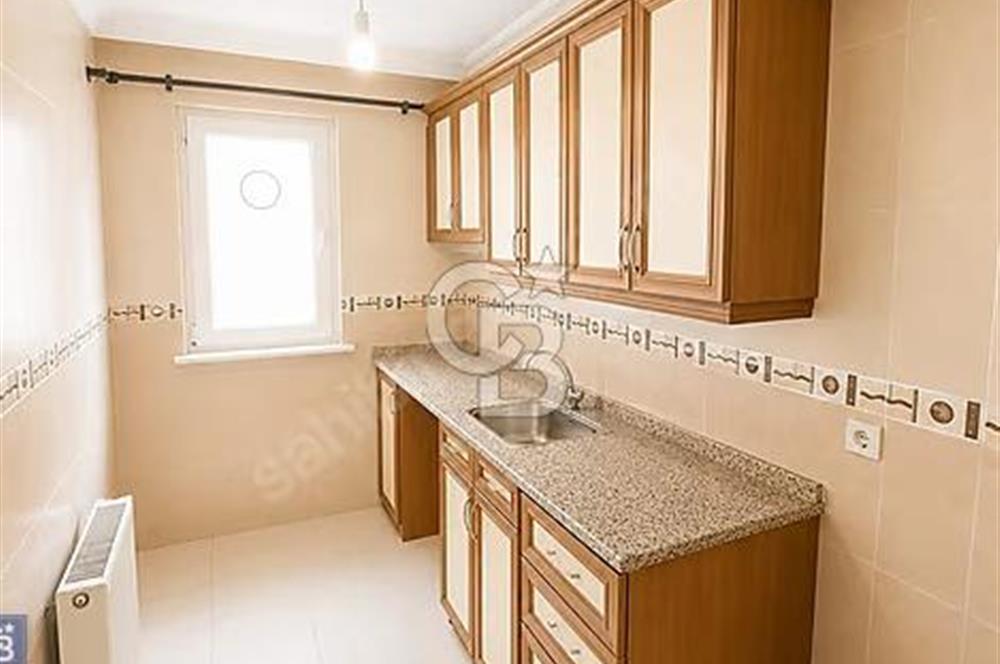 KÜÇÜK ÇAMLICADA AİLE APARTMANINDA GENİŞ 3+1 SATILIK DAİRE