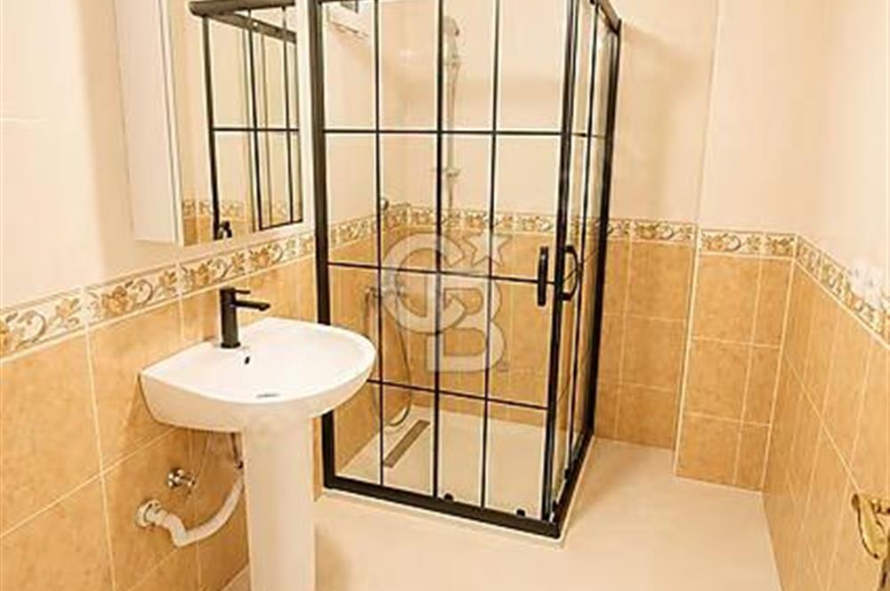 KÜÇÜK ÇAMLICADA AİLE APARTMANINDA GENİŞ 3+1 SATILIK DAİRE