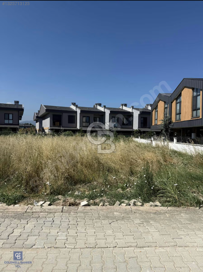 SATILIK HARİKA LOKASYONDA 584 M2 ARSA