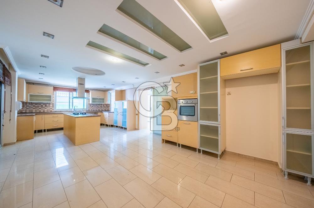 Balçova Korutürk mahallesinde müstakil bakımlı villa