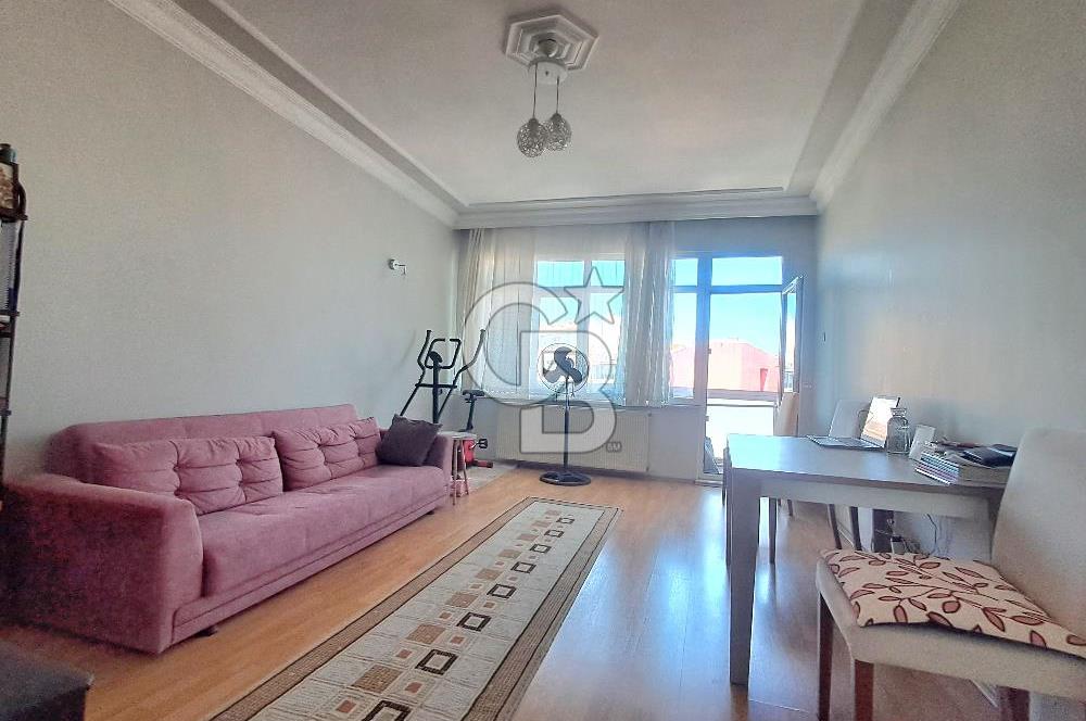Şehremini Meydanda Satılık Geniş 1+1 Daire! Net:61m2.