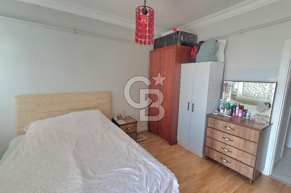 Şehremini Meydanda Satılık Geniş 1+1 Daire! Net:61m2.