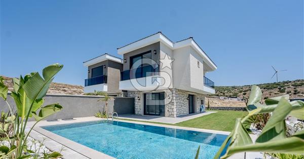 Reisdere’de Müstakil Havuzlu Sıfır 3+1 Satılık Villa - 364331