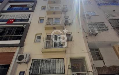 KARŞIYAKA ALAYBEY İZBANA 50 MT MESAFEDE 1+1 ASANSÖRLÜ BAKIMLI DAİRE