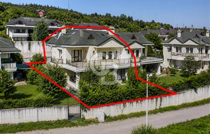 Gebze Tavşanlı'da, Havuzlu ve Güvenlikli Sitede KİRALIK VİLLA