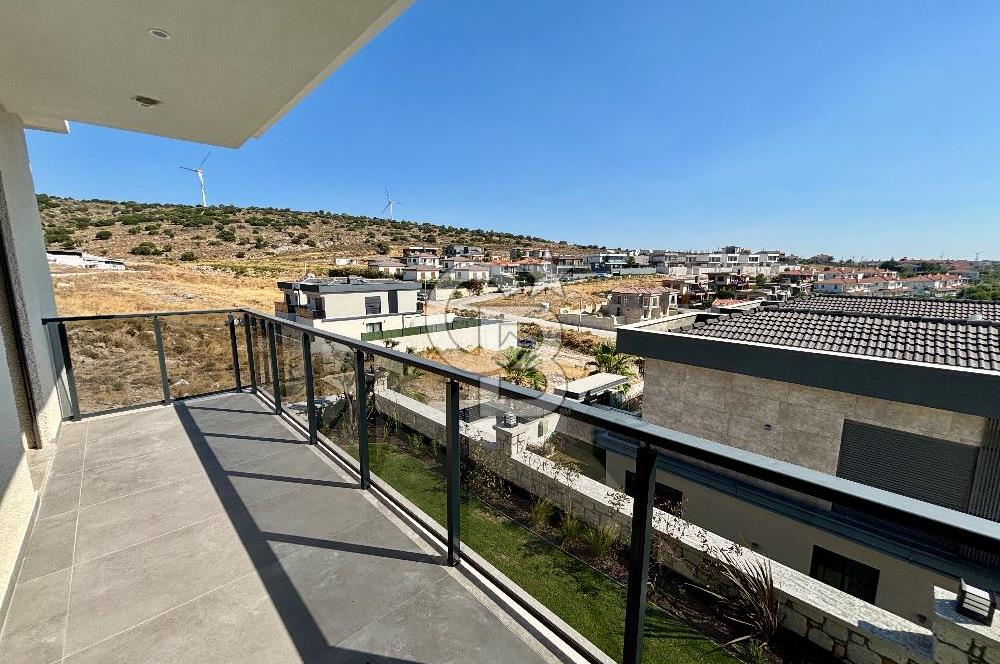 Reisdere’de Müstakil Havuzlu Sıfır 3+1 Satılık Villa