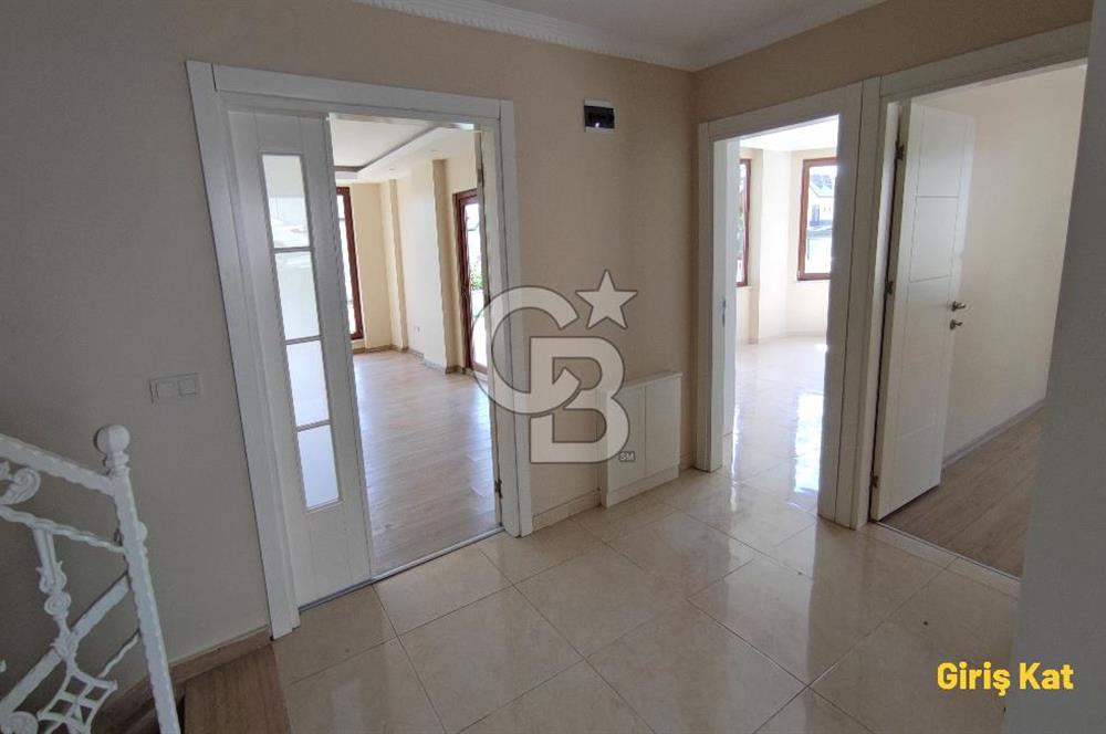Gebze Tavşanlı'da, Havuzlu ve Güvenlikli Sitede KİRALIK VİLLA