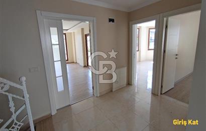 Gebze Tavşanlı'da, Havuzlu ve Güvenlikli Sitede KİRALIK VİLLA