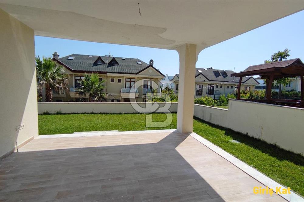 Gebze Tavşanlı'da, Havuzlu ve Güvenlikli Sitede KİRALIK VİLLA