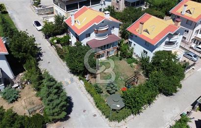 ALACAATLI ÖZLÜKENT SİTESİ'NDE KÖŞE VİLLA