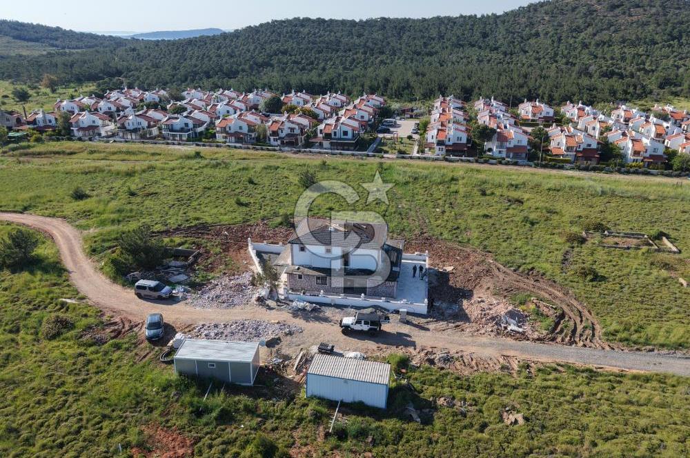 AYVALIK HAKKIBEY YARIMADASI'NDA DENİZE 100 M LÜKS 5+1 VİLLA