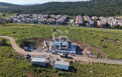 AYVALIK HAKKIBEY YARIMADASI'NDA DENİZE 100 M LÜKS 5+1 VİLLA
