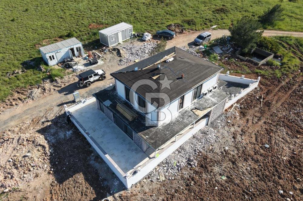 AYVALIK HAKKIBEY YARIMADASI'NDA DENİZE 100 M LÜKS 5+1 VİLLA