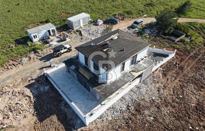 AYVALIK HAKKIBEY YARIMADASI'NDA DENİZE 100 M LÜKS 5+1 VİLLA