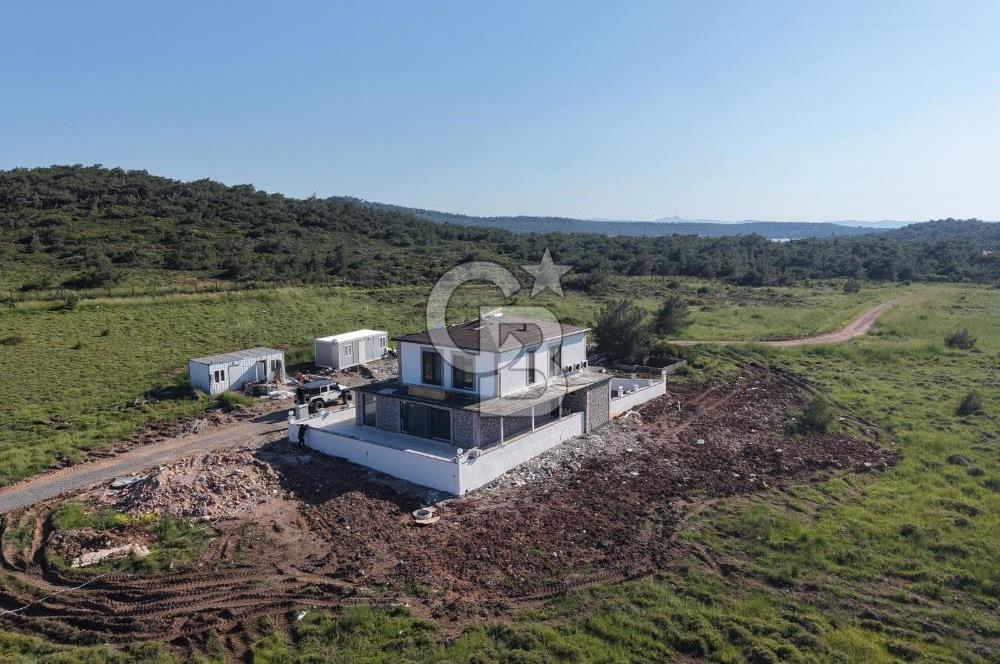 AYVALIK HAKKIBEY YARIMADASI'NDA DENİZE 100 M LÜKS 5+1 VİLLA