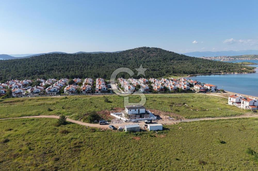 AYVALIK HAKKIBEY YARIMADASI'NDA DENİZE 100 M LÜKS 5+1 VİLLA