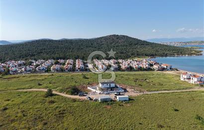 AYVALIK HAKKIBEY YARIMADASI'NDA DENİZE 100 M LÜKS 5+1 VİLLA