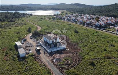 AYVALIK HAKKIBEY YARIMADASI'NDA DENİZE 100 M LÜKS 5+1 VİLLA