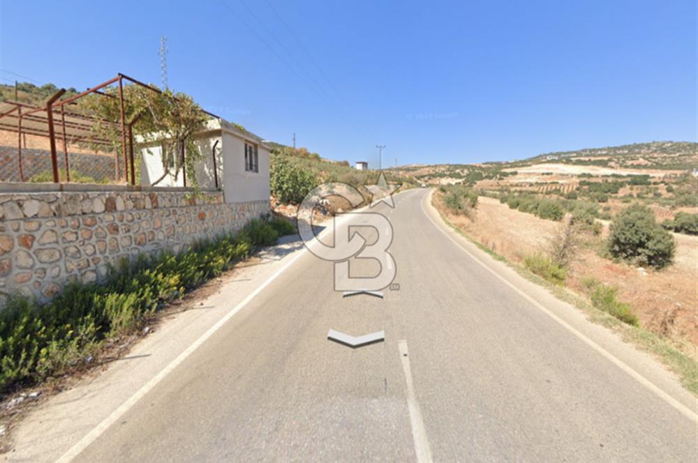 YUKARIOKÇULAR'DA *3.797 M2* ÇİFT ASFALT CEPHELİ-SATILIK TARLA