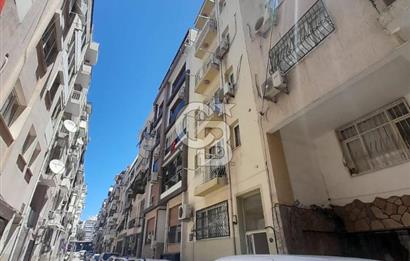 KARŞIYAKA ALAYBEY İZBANA 50 MT MESAFEDE 1+1 ASANSÖRLÜ BAKIMLI DAİRE