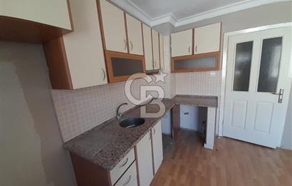 KARŞIYAKA ALAYBEY İZBANA 50 MT MESAFEDE 1+1 ASANSÖRLÜ BAKIMLI DAİRE